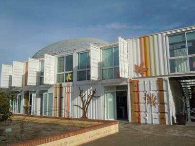 馬拉加大學國際教育學院的優(yōu)越硬件設施及其輔助設備研究